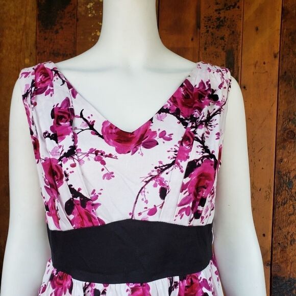 Hearts and RosesVintage Reproduction Floral Dress - Picture 5 of 11
